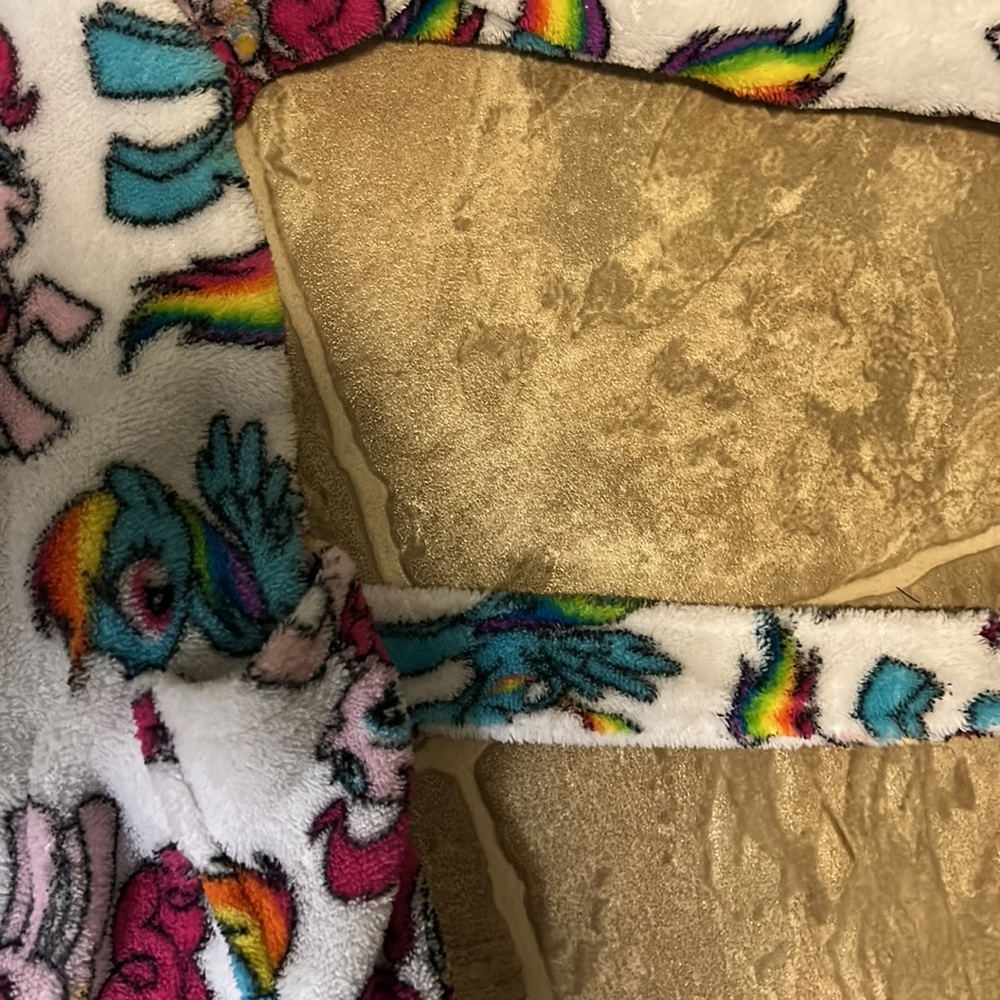 Little Pony Robe - Picture 5 of 6